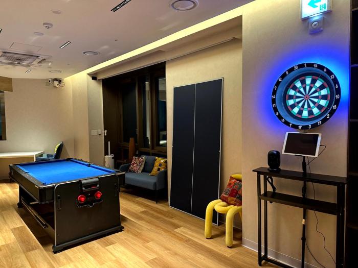 nomad live hostel