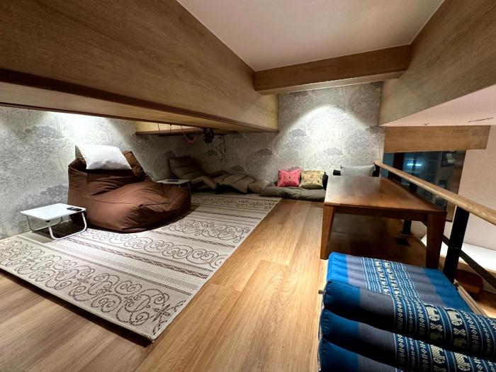 nomad live hostel