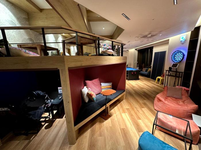 nomad live hostel