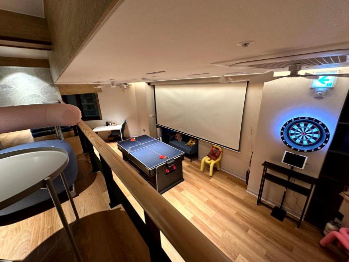 nomad live hostel