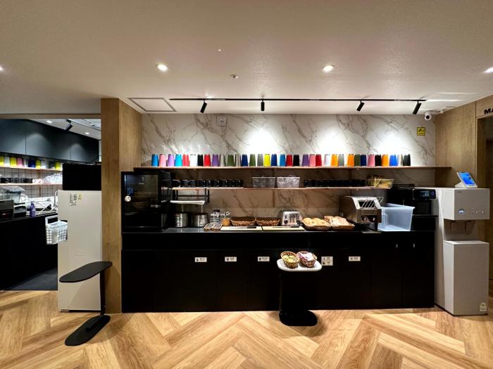 nomad live hostel