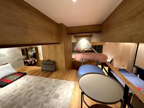 nomad live hostel