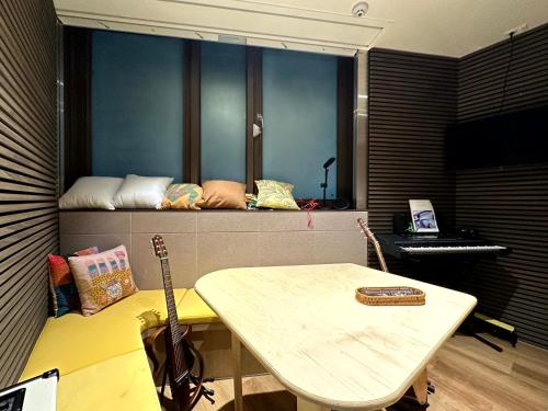 nomad live hostel
