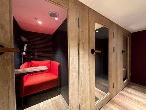 nomad live hostel
