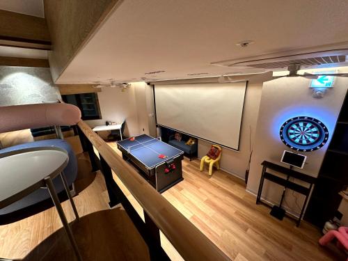 nomad live hostel
