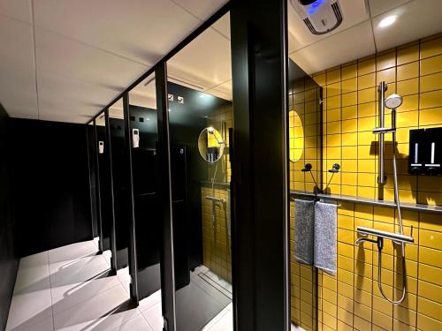 nomad live hostel