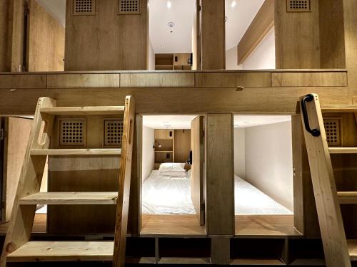 nomad live hostel
