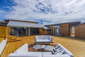 Kamp By Brightwild Rooftop Penthouse On Duval,,2 star