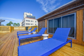 Kamp By Brightwild Rooftop Penthouse On Duval,,2 star