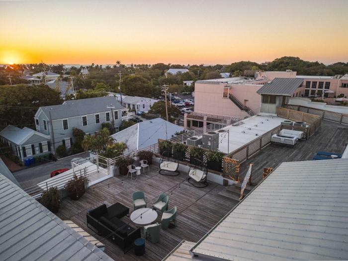 kamp by brightwild rooftop penthouse on duval