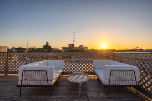 kamp by brightwild rooftop penthouse on duval