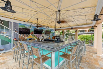 resort view 1br suite