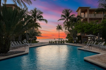 resort view 1br suite with direct pool access