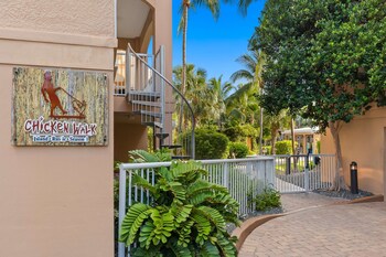 resort view 1br suite with direct pool access
