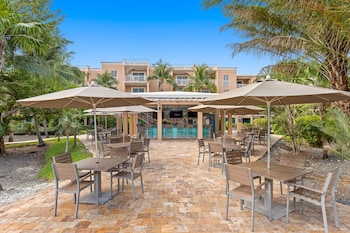 resort view 1br suite with direct pool access