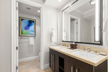 ocean front 2br residence