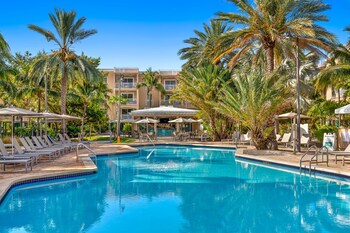 ocean front 2br residence