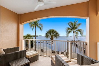 Ocean Front 1Br Suite With Direct Beach Access,,2 star