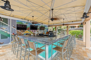 ocean front 1br suite with direct beach access