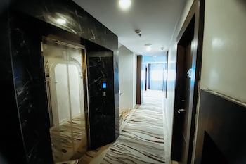 lucky star hotel near harbour bay batam