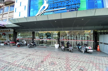lucky star hotel near harbour bay batam
