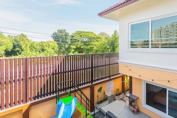 99 pool villa