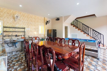 99 pool villa