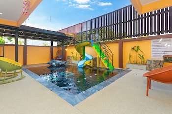 99 pool villa