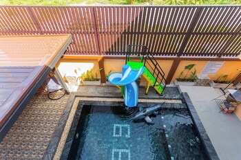99 pool villa