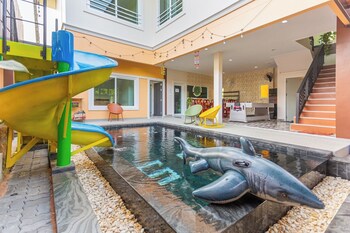 99 pool villa