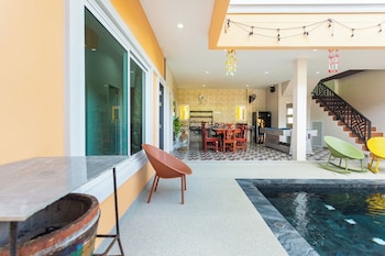 99 pool villa