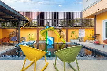99 pool villa