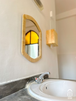 eco bay hostel