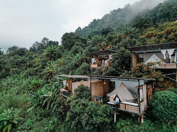 him suan homestay