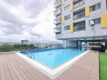 charmington la pointe central suites d