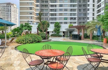 the parkview very close tsn airport