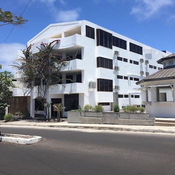 galapagos planet hotel