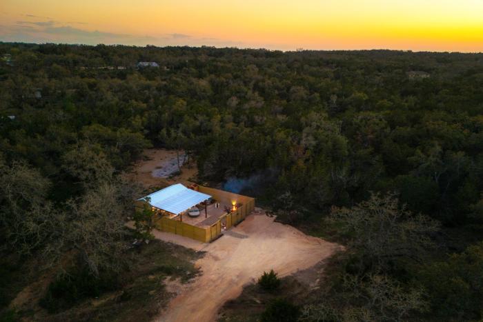 romantic luxury retreat hot cold pool and sauna