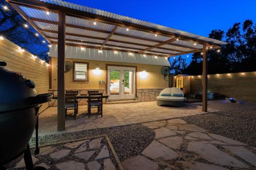 romantic luxury retreat hot cold pool and sauna