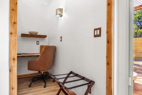 romantic luxury retreat hot cold pool and sauna