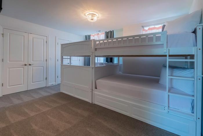 2708 harbor court