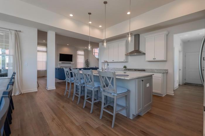 2708 harbor court
