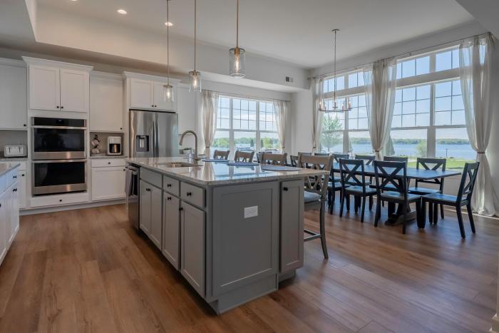 2708 harbor court