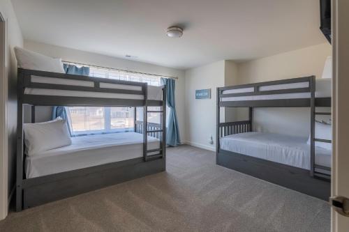 2708 harbor court