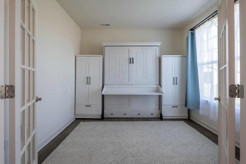 2708 harbor court