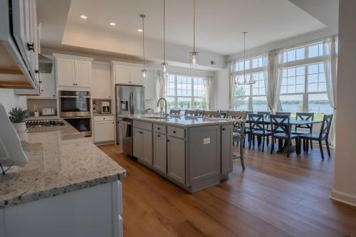 2708 harbor court