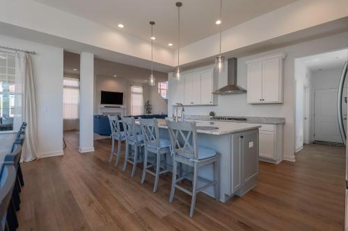 2708 harbor court