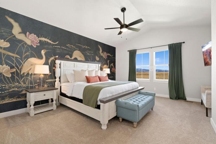 scenic mountain retreat golf pickleball relax