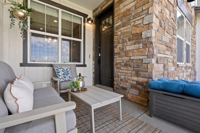 scenic mountain retreat golf pickleball relax