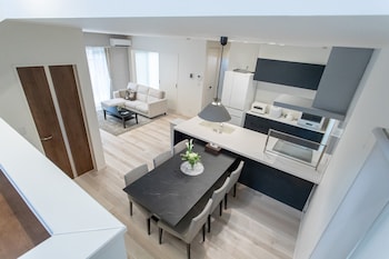 Mova Villa Okino,,2 star